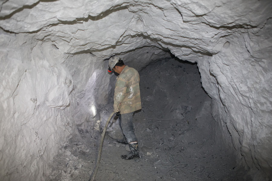 碳酸鈣廠家鉆探現(xiàn)場(chǎng)圖